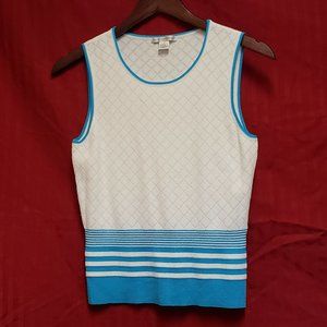 🍁Petite Sophisticate, Size M, Blue & White textured Tank Top.